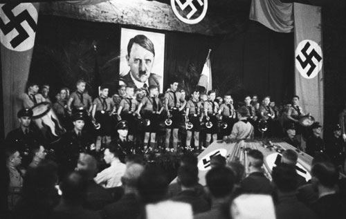 Hitlerjugend 1936 im Bierstall Goch
