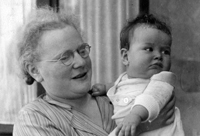 Henriette Oppeneimer mit ihrer Nichte Eva am 30.05.1937