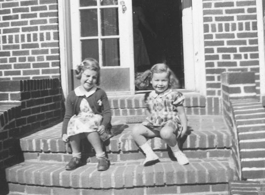 Leah und Eva Willner 1939
